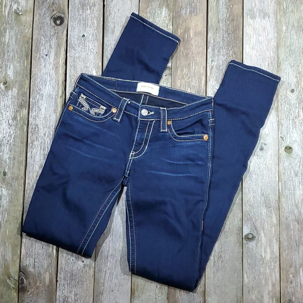 Big Star Liv Skinny dark wash 5 pocket jeans big stitching sz 26 Long  W-457